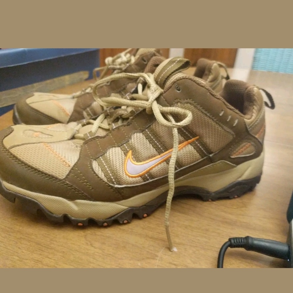$99 Nike ACG all-trac Trail Athletic  Shoes 7.5